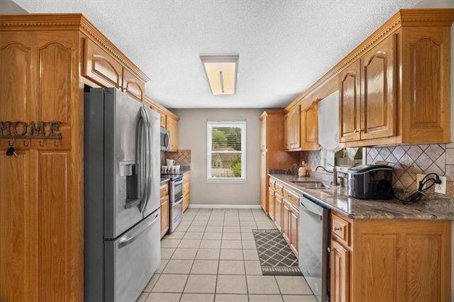 161 Hunters Trail SE, Calhoun, GA 30701