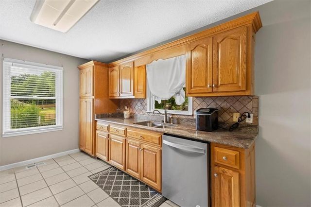 161 Hunters Trail SE, Calhoun, GA 30701
