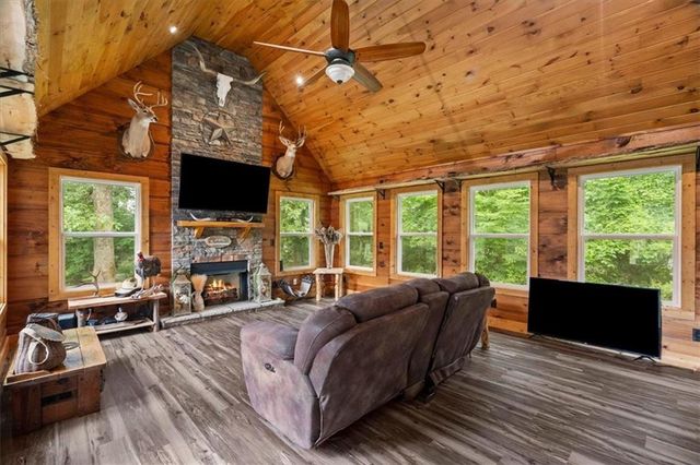 161 Hunters Trail SE, Calhoun, GA 30701