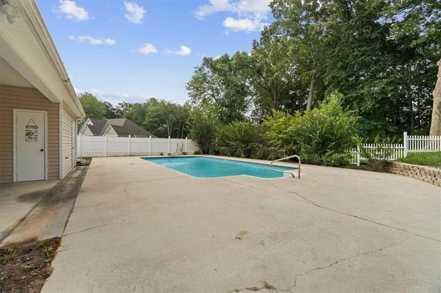 161 Hunters Trail SE, Calhoun, GA 30701