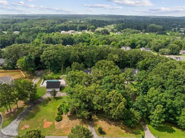 161 Hunters Trail SE, Calhoun, GA 30701