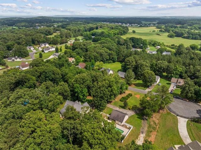 161 Hunters Trail SE, Calhoun, GA 30701