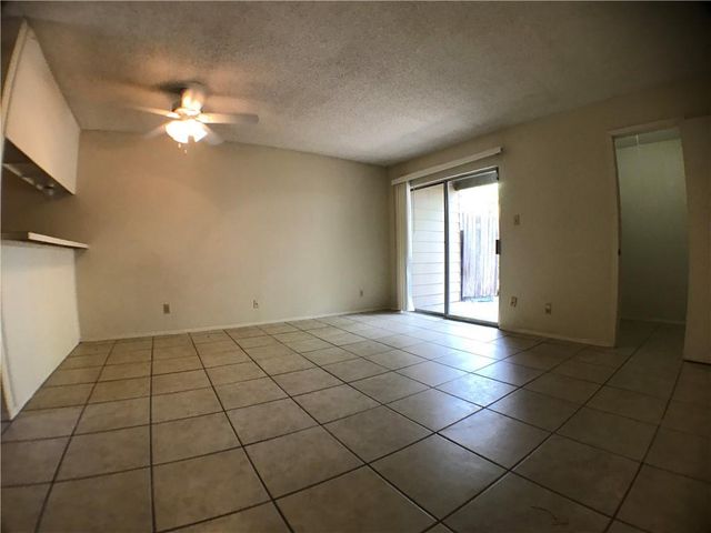 630 Maiden LANE LN E, Austin, TX 78705