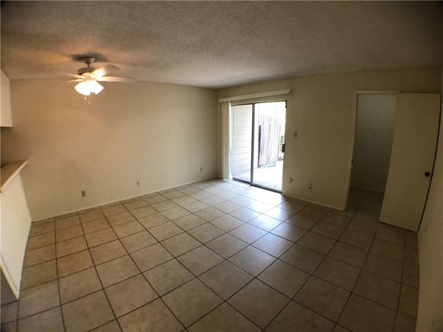 630 Maiden LANE LN E, Austin, TX 78705