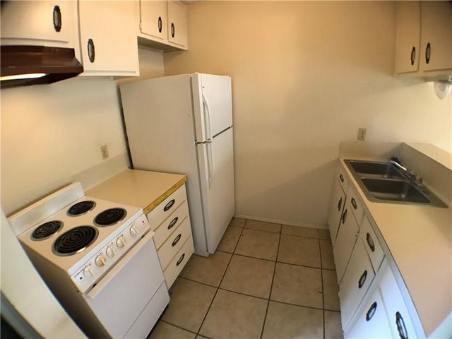 630 Maiden LANE LN E, Austin, TX 78705