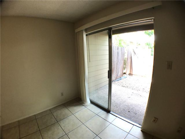 630 Maiden LANE LN E, Austin, TX 78705