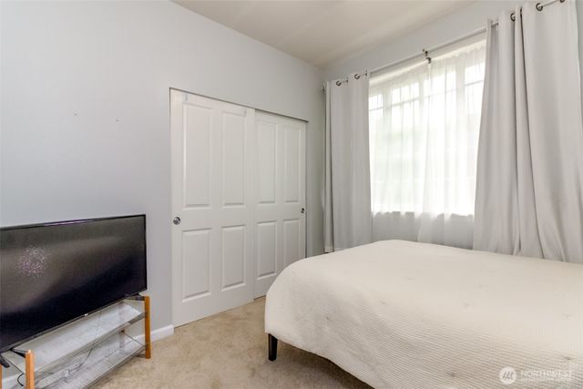 5610 W 61ST Avenue, University Place, WA 98467