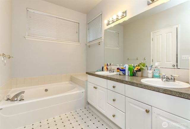 5610 W 61ST Avenue, University Place, WA 98467