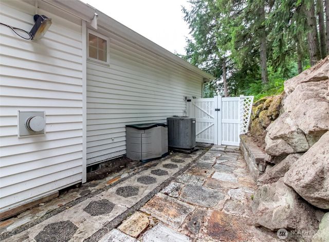 5610 W 61ST Avenue, University Place, WA 98467