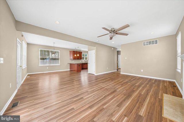 14 S PENNSYLVANIA AVE, Blackwood, NJ 08012