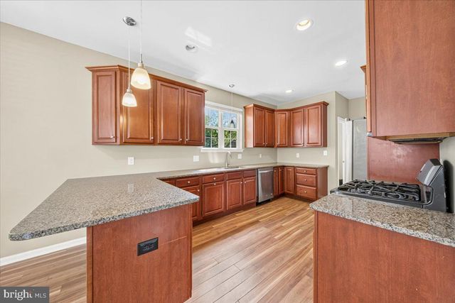 14 S PENNSYLVANIA AVE, Blackwood, NJ 08012