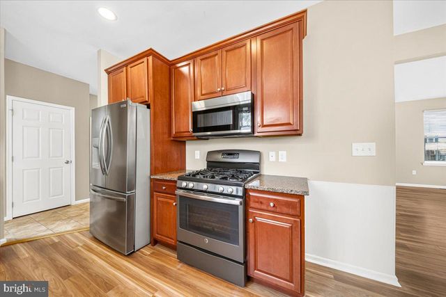 14 S PENNSYLVANIA AVE, Blackwood, NJ 08012