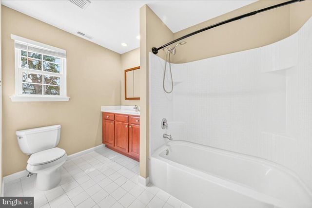 14 S PENNSYLVANIA AVE, Blackwood, NJ 08012
