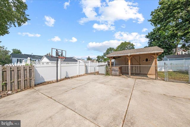 14 S PENNSYLVANIA AVE, Blackwood, NJ 08012