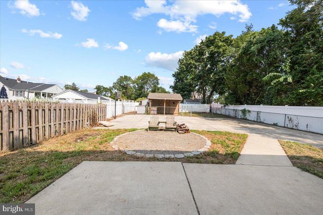14 S PENNSYLVANIA AVE, Blackwood, NJ 08012