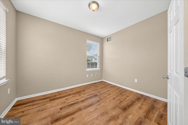 14 S PENNSYLVANIA AVE, Blackwood, NJ 08012