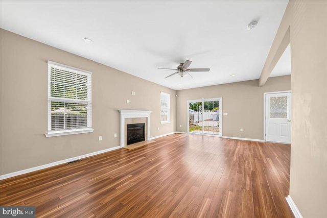 14 S PENNSYLVANIA AVE, Blackwood, NJ 08012