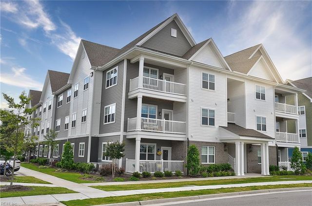 1733 Dromolin Drive 304, Virginia Beach, VA 23456