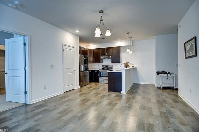 1733 Dromolin Drive 304, Virginia Beach, VA 23456