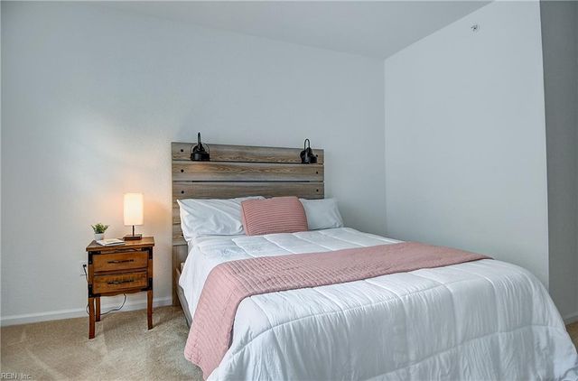 1733 Dromolin Drive 304, Virginia Beach, VA 23456
