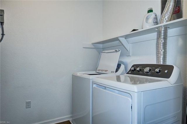 1733 Dromolin Drive 304, Virginia Beach, VA 23456