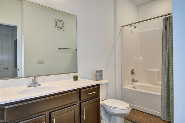 1733 Dromolin Drive 304, Virginia Beach, VA 23456