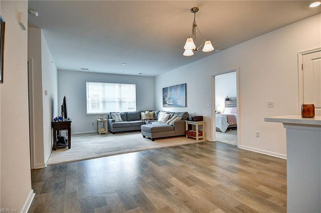 1733 Dromolin Drive 304, Virginia Beach, VA 23456