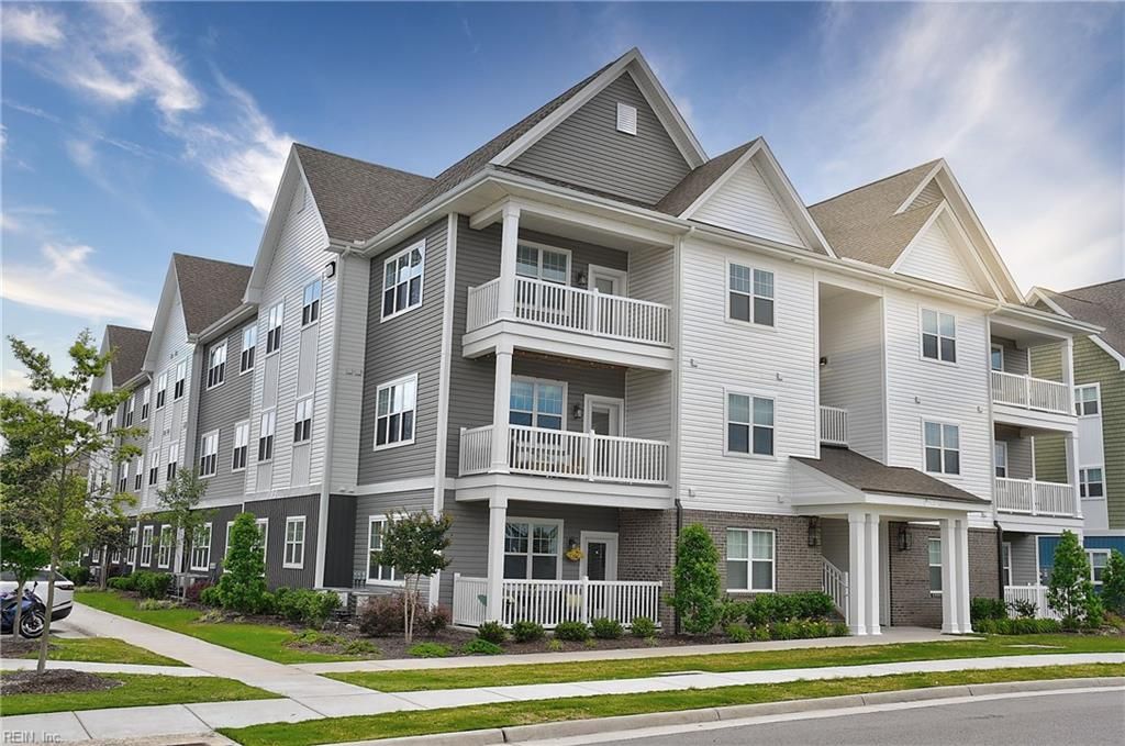 1733 Dromolin Drive 304, Virginia Beach, VA 23456