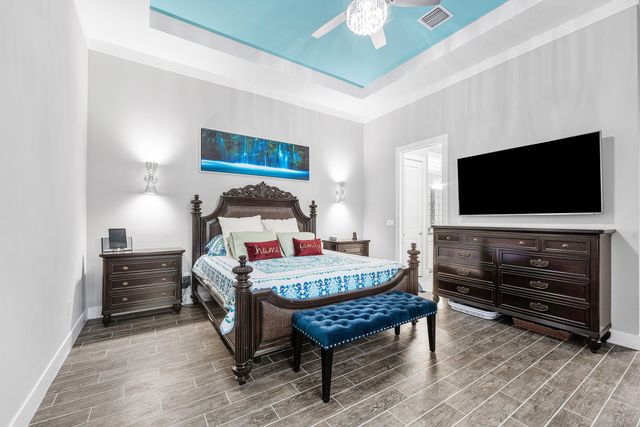 8063 Hobbes Way, Palm Beach Gardens, FL 33418