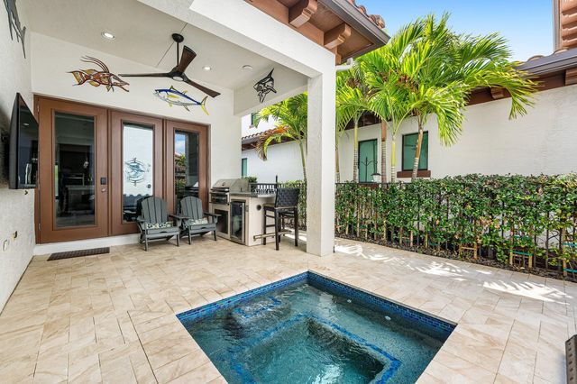 8063 Hobbes Way, Palm Beach Gardens, FL 33418