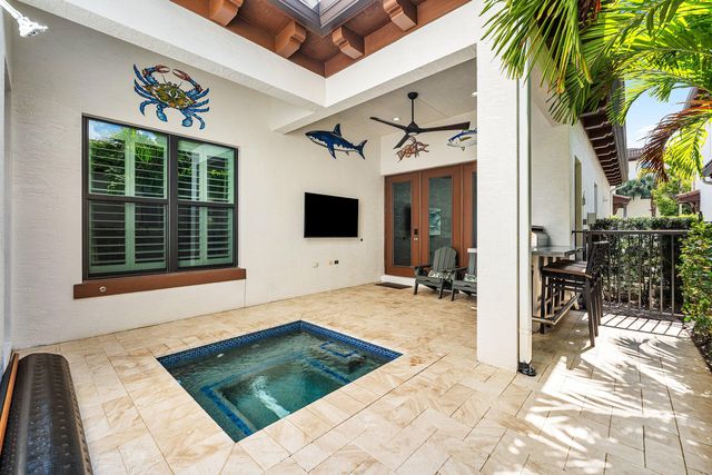 8063 Hobbes Way, Palm Beach Gardens, FL 33418