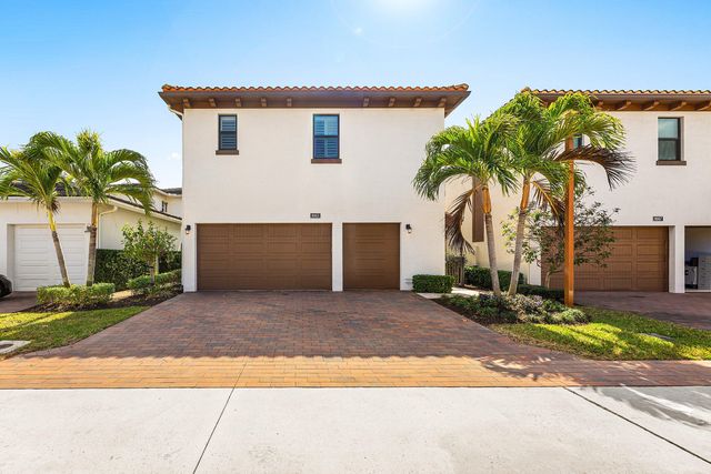8063 Hobbes Way, Palm Beach Gardens, FL 33418