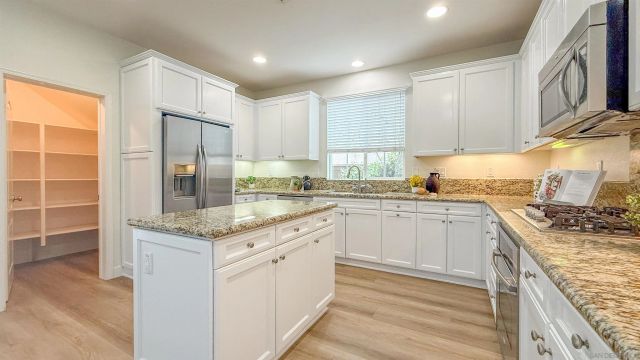 15701 Concord Ridge Ter, San Diego, CA 92127