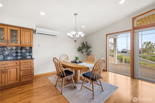 6226 Hinman Drive, Clinton, WA 98236