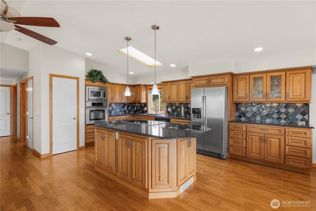 6226 Hinman Drive, Clinton, WA 98236