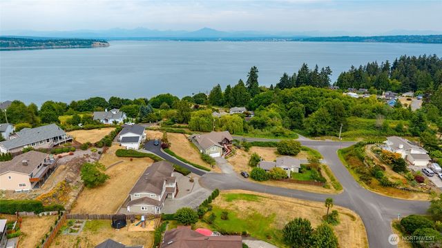 6226 Hinman Drive, Clinton, WA 98236
