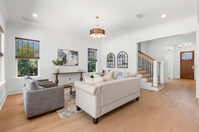 1038 26TH AVENUE N, St Petersburg, FL 33703