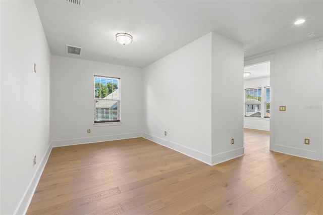 1038 26TH AVENUE N, St Petersburg, FL 33703