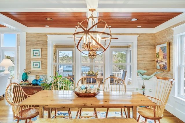 35 Hidden Ln, Barnstable, MA 02655
