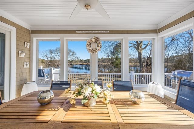 35 Hidden Ln, Barnstable, MA 02655