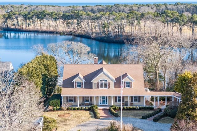 35 Hidden Ln, Barnstable, MA 02655