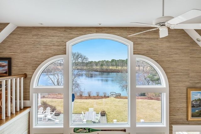 35 Hidden Ln, Barnstable, MA 02655