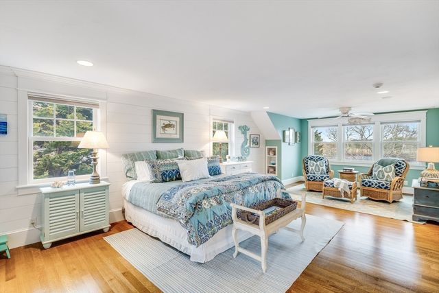 35 Hidden Ln, Barnstable, MA 02655
