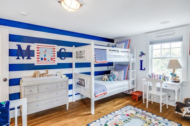 35 Hidden Ln, Barnstable, MA 02655