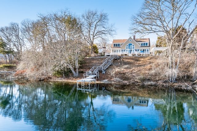35 Hidden Ln, Barnstable, MA 02655