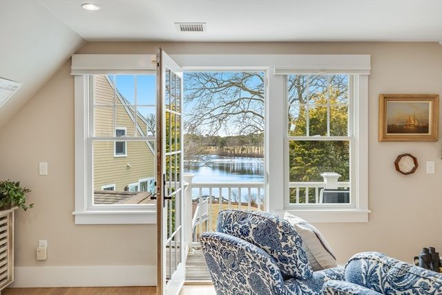 35 Hidden Ln, Barnstable, MA 02655