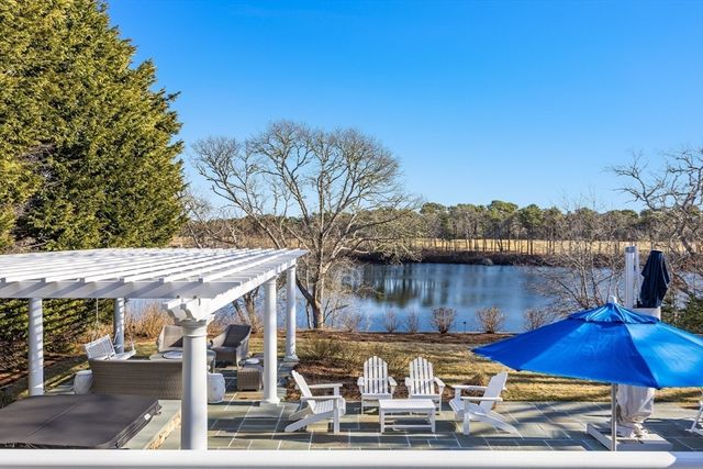 35 Hidden Ln, Barnstable, MA 02655