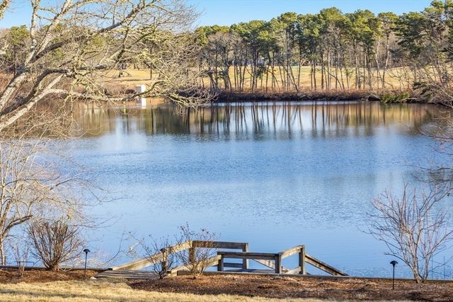 35 Hidden Ln, Barnstable, MA 02655