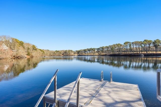 35 Hidden Ln, Barnstable, MA 02655