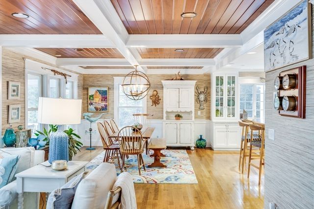 35 Hidden Ln, Barnstable, MA 02655